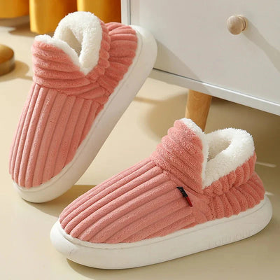 Snuggle Strides | Walk the Talk in unseren rutschfesten Baumwollschuhen - Ihr ultimativer High-Plush-Komfort