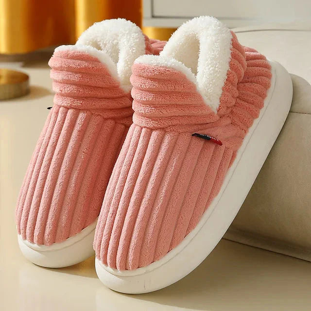 Snuggle Strides | Walk the Talk in unseren rutschfesten Baumwollschuhen - Ihr ultimativer High-Plush-Komfort