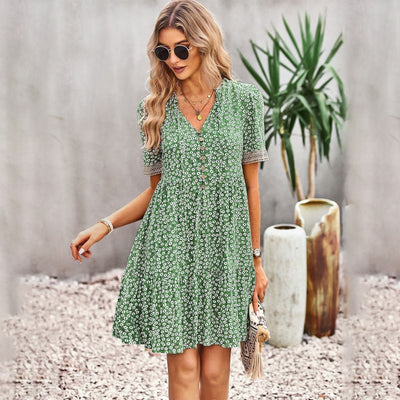 Winter® | Blumenkleid mit V-Ausschnitt und kurzen Ärmeln