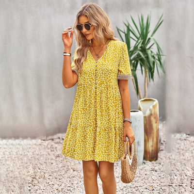 Winter® | Blumenkleid mit V-Ausschnitt und kurzen Ärmeln